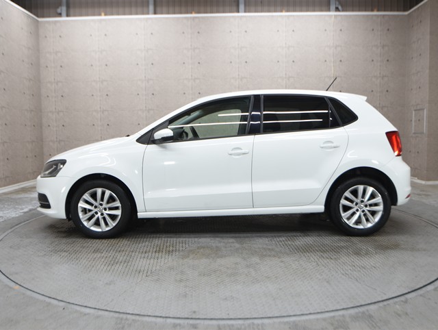フォルクスワーゲン ＶＷポロ ﾌﾟﾚﾐｱﾑEDﾅﾋﾞﾊﾟｯｹｰｼﾞ