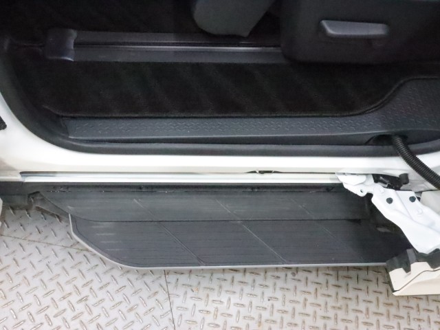 トヨタ ｳﾞｫｸｼｰﾊｲﾌﾞﾘｯﾄﾞ S-Z　2WD