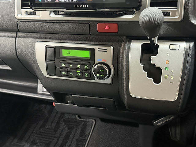 トヨタ ハイエースＶ スーパーＧＬ