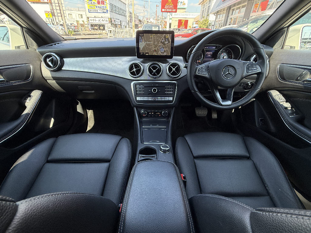 メルセデスベンツ ﾒﾙｾﾃﾞｽﾍﾞﾝﾂ GLAｸﾗｽ GLA220 4マチック