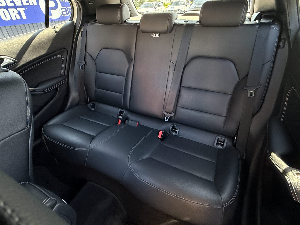 メルセデスベンツ ﾒﾙｾﾃﾞｽﾍﾞﾝﾂ GLAｸﾗｽ GLA220 4マチック