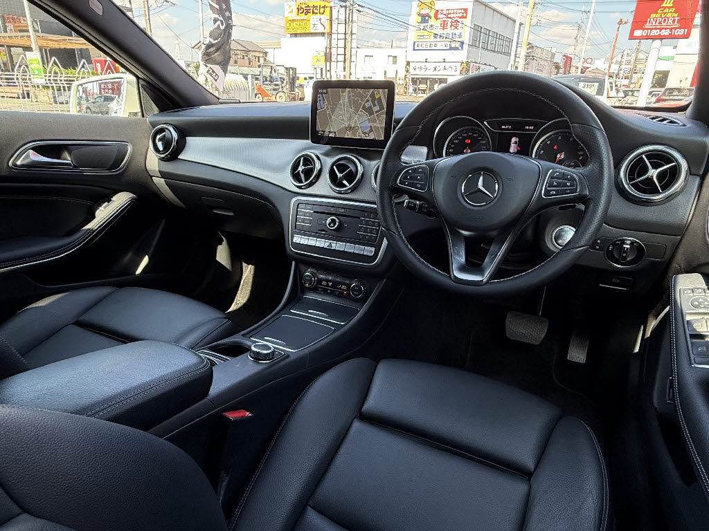 メルセデスベンツ ﾒﾙｾﾃﾞｽﾍﾞﾝﾂ GLAｸﾗｽ GLA220 4マチック