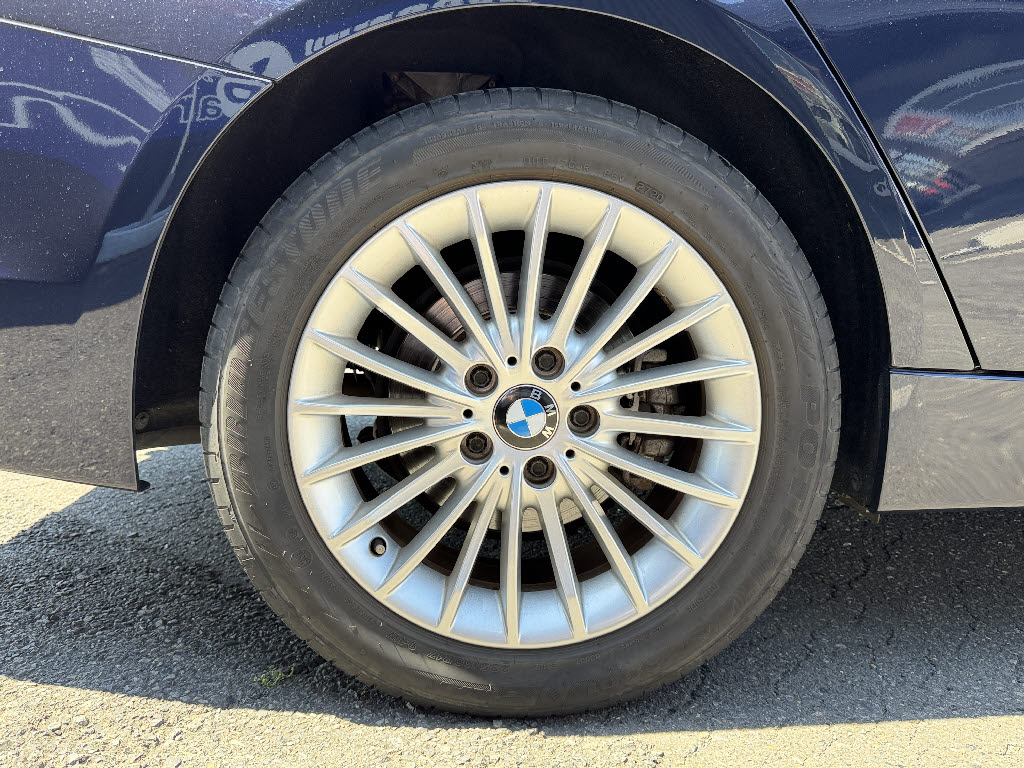 ＢＭＷ ＢＭＷ ３シリーズ ラグジュアリー