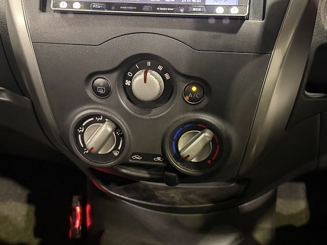 ニッサン ノート X　Vｾﾚｸｼｮﾝﾌﾟﾗｽｾｰﾌﾃｨ　A車