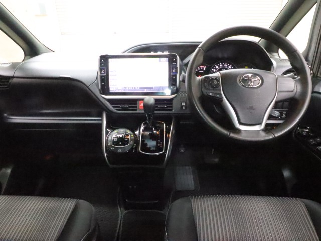トヨタ ヴォクシー ZS　煌Ⅱ　Y車