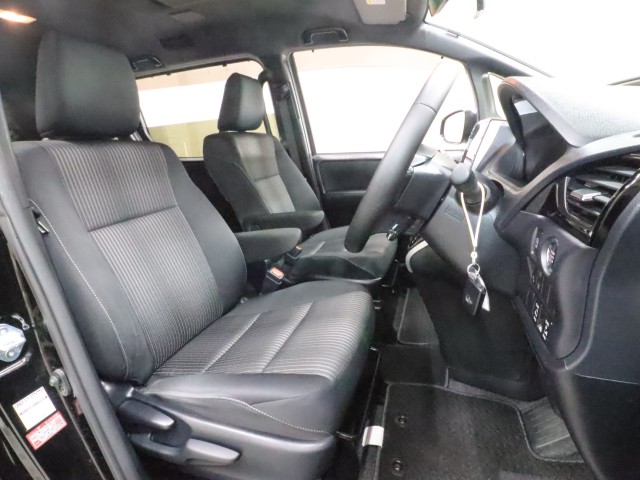 トヨタ ヴォクシー ZS　煌Ⅱ　Y車
