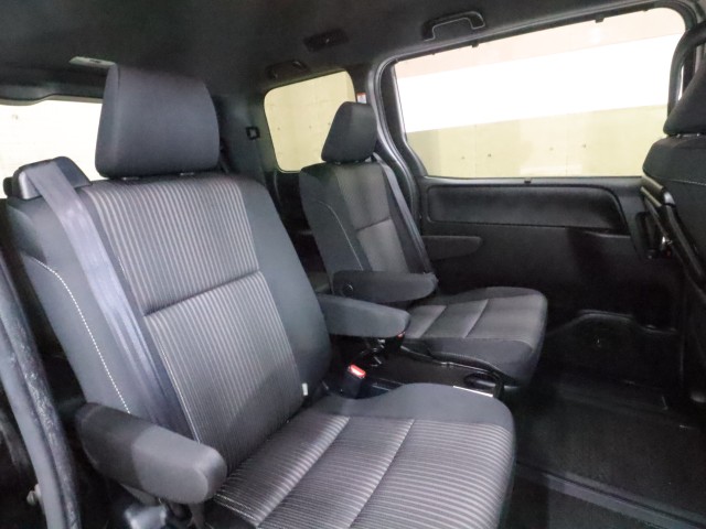 トヨタ ヴォクシー ZS　煌Ⅱ　Y車