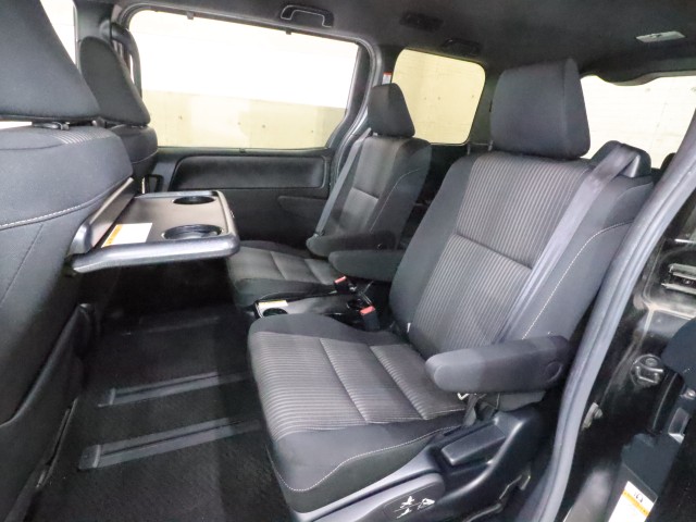 トヨタ ヴォクシー ZS　煌Ⅱ　Y車