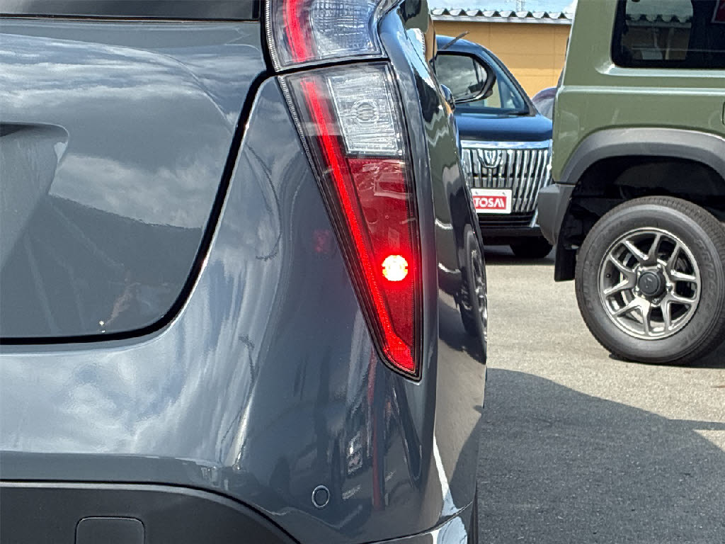 トヨタ プリウス ４ＷＤ　Ｓセーフティープラス