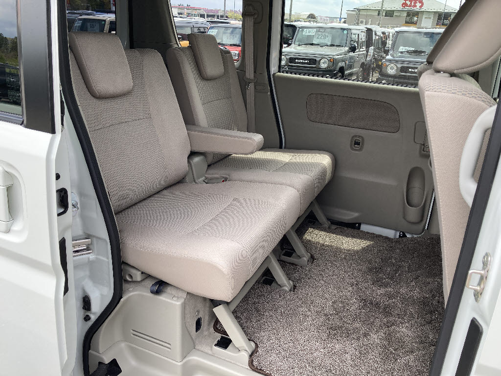 ニッサン NV100ｸﾘｯﾊﾟｰﾘｵ 4WD E