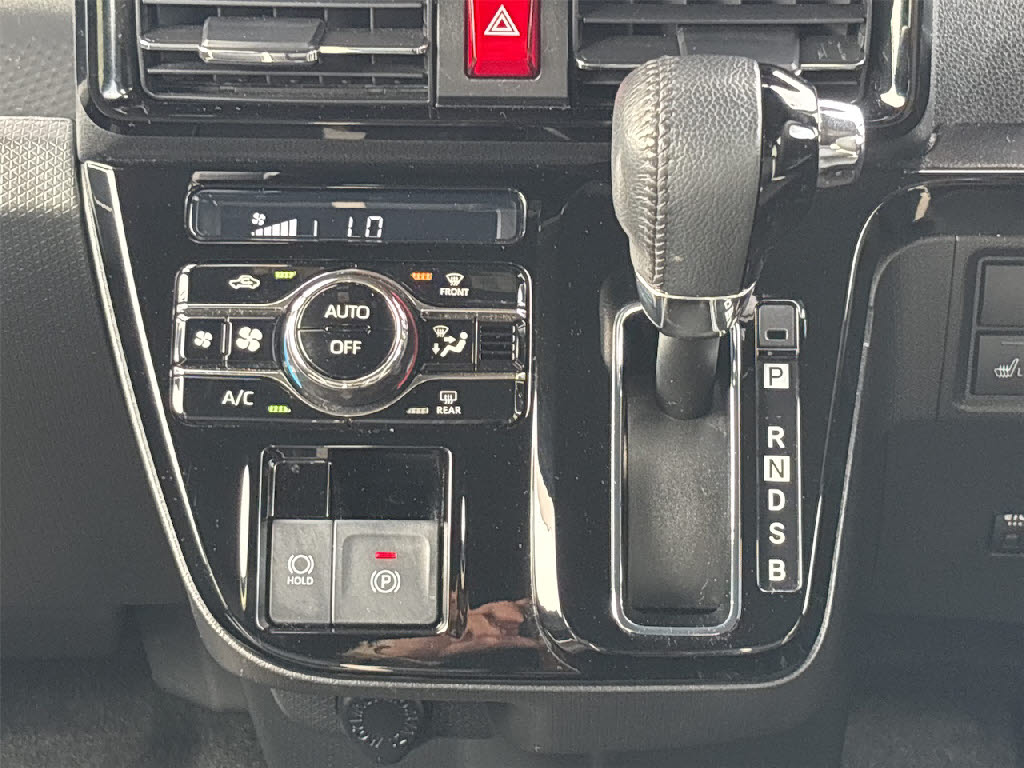 ダイハツ タントカスタム RS