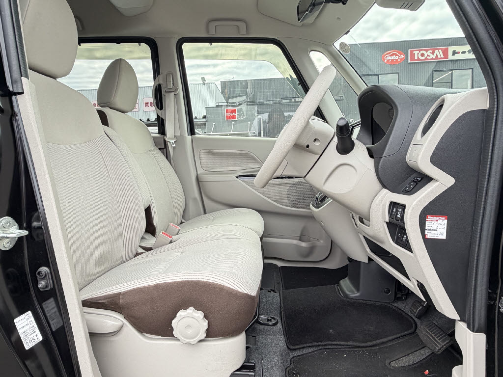 ニッサン デイズルークス X 4WD