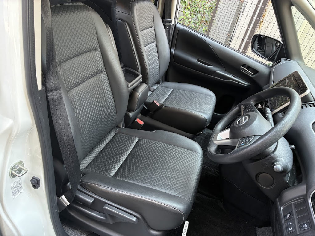 ニッサン セレナＨＶ ＸＶ　防水シート車