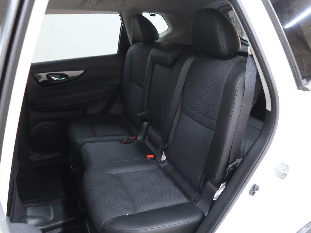 ニッサン エクストレイル 20Xi　4WD