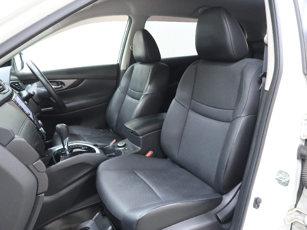 ニッサン エクストレイル 20Xi　4WD