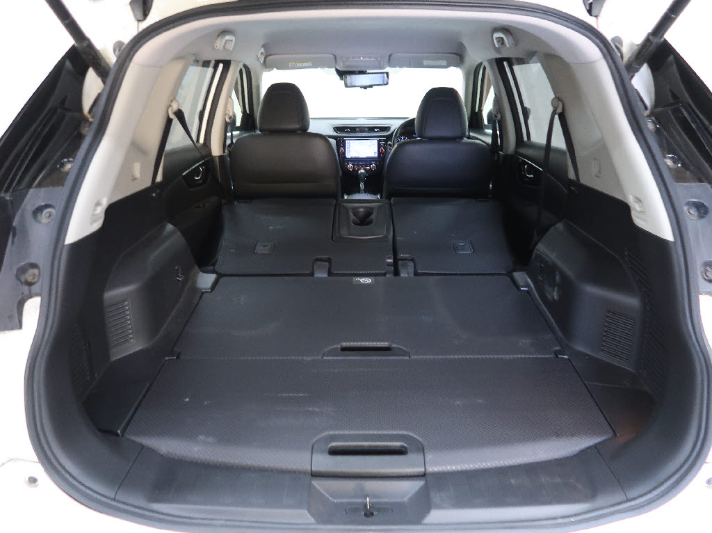 ニッサン エクストレイル 20Xi　4WD