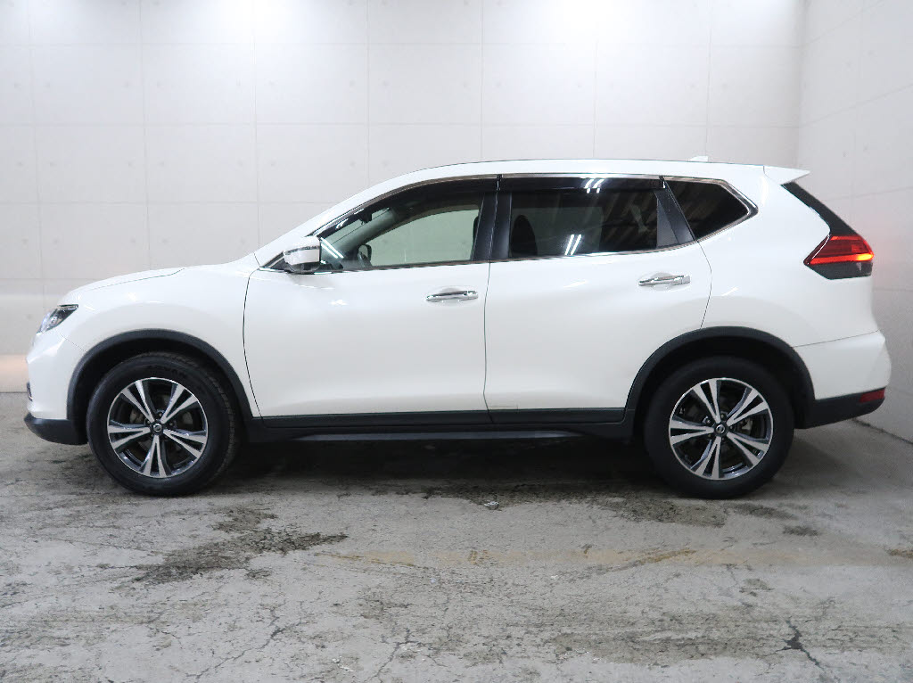 ニッサン エクストレイル 20Xi　4WD