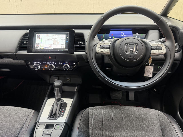 ホンダ ﾌｨｯﾄﾊｲﾌﾞﾘｯﾄﾞ e:HEV HOME 20th特別仕様車ｶｰｻ