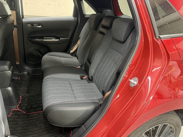 ホンダ ﾌｨｯﾄﾊｲﾌﾞﾘｯﾄﾞ e:HEV HOME 20th特別仕様車ｶｰｻ