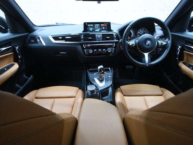 ＢＭＷ ＢＭＷ １シリーズ １１８ｄ　Ｍスポーツ