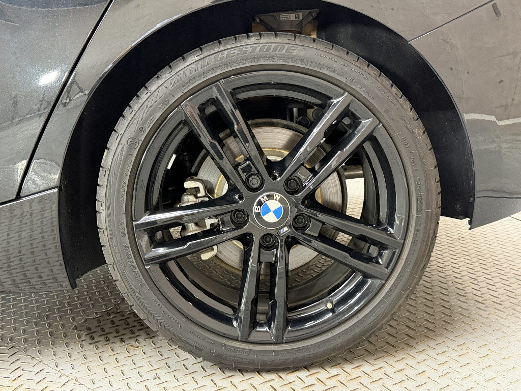 ＢＭＷ ＢＭＷ １シリーズ １１８ｄ　Ｍスポーツ