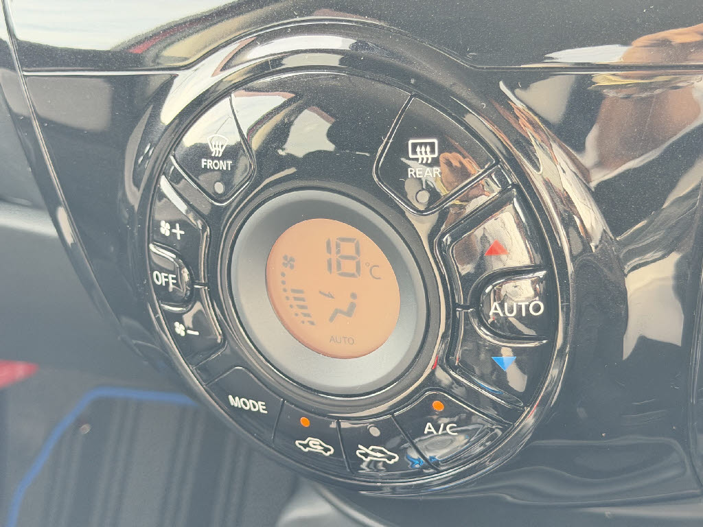 ニッサン ノート ｅ－ＰＯＷＥＲ　Ｘ　ＦＯＵＲ