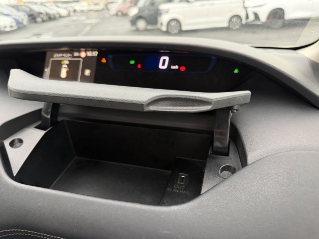 ニッサン セレナＨＶ ｅ－ＰＯＷＥＲ　ハイウェイスター　Ｖ