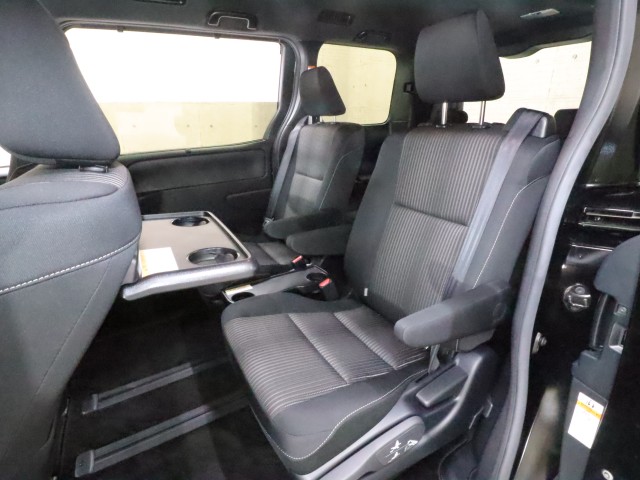 トヨタ ヴォクシー ＺＳ　煌２