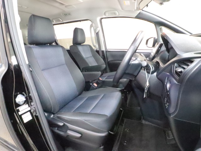 トヨタ ヴォクシー ＺＳ　煌