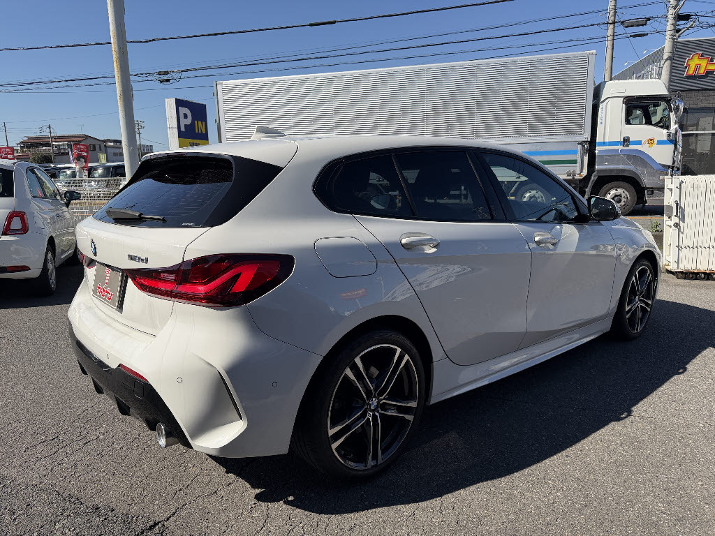 ＢＭＷ ＢＭＷ １シリーズ １１８ｄ　Ｍスポーツ