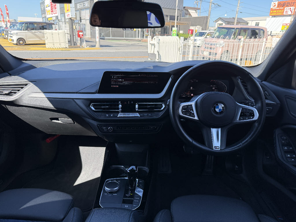 ＢＭＷ ＢＭＷ １シリーズ １１８ｄ　Ｍスポーツ
