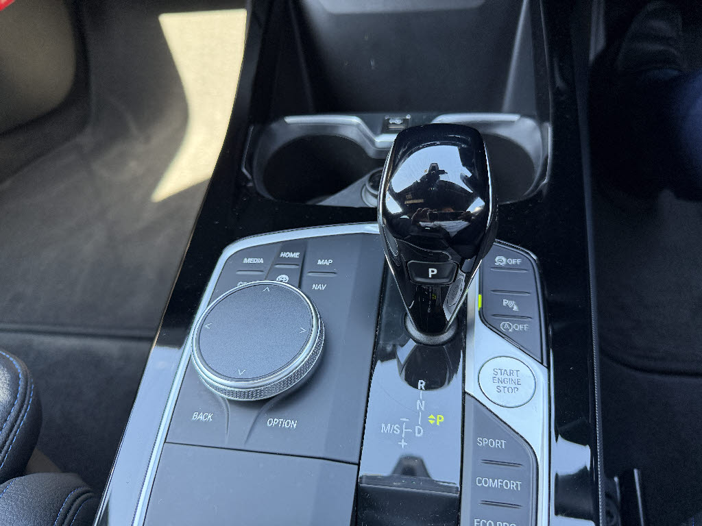 ＢＭＷ ＢＭＷ １シリーズ １１８ｄ　Ｍスポーツ