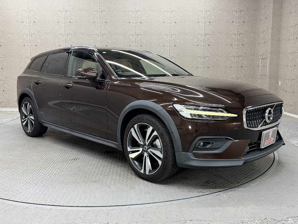 ボルボ ボルボ Ｖ６０ クロスカントリー　Ｔ５　ＡＷＤ　プロ