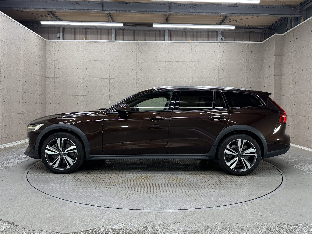 ボルボ ボルボ Ｖ６０ クロスカントリー　Ｔ５　ＡＷＤ　プロ