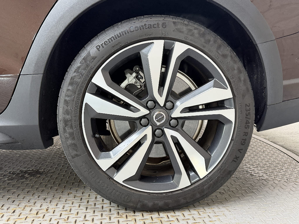 ボルボ ボルボ Ｖ６０ クロスカントリー　Ｔ５　ＡＷＤ　プロ