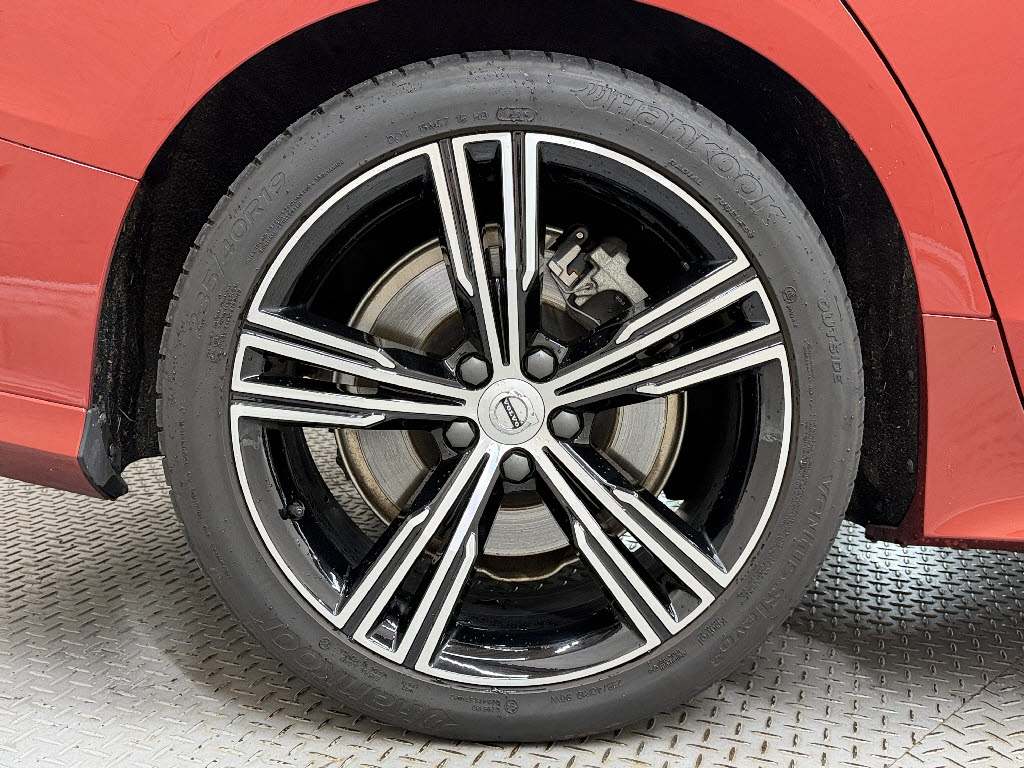 ボルボ ボルボ Ｖ６０ Ｔ８　ツインエンジン　ＡＷＤ　インスクリ