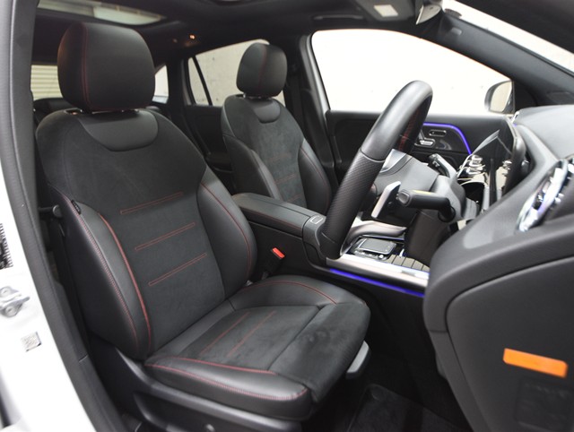 メルセデスベンツ ﾒﾙｾﾃﾞｽﾍﾞﾝﾂ GLAｸﾗｽ GLA200d4マチックAMGライン