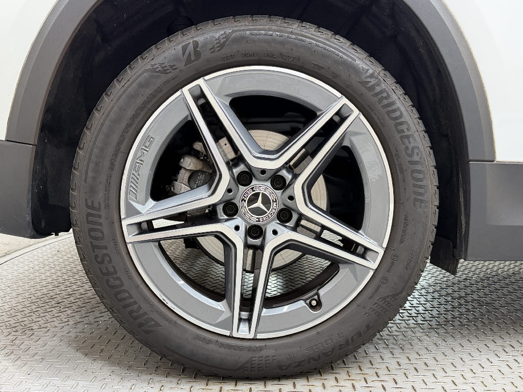 メルセデスベンツ ﾒﾙｾﾃﾞｽﾍﾞﾝﾂ GLAｸﾗｽ GLA200d4マチックAMGライン