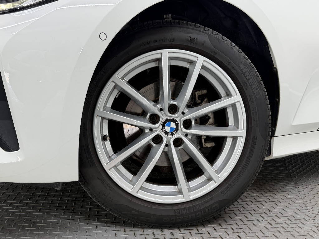 ＢＭＷ ＢＭＷ ３シリーズ ツーリング ３１８ｉ　ツーリング