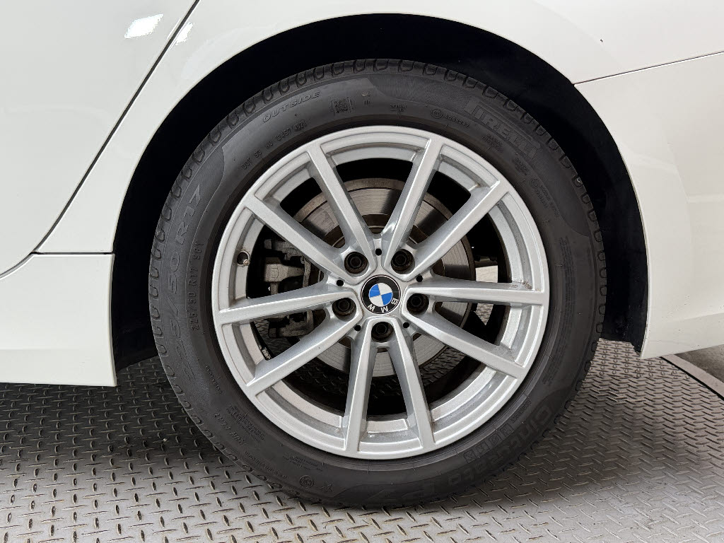 ＢＭＷ ＢＭＷ ３シリーズ ツーリング ３１８ｉ　ツーリング