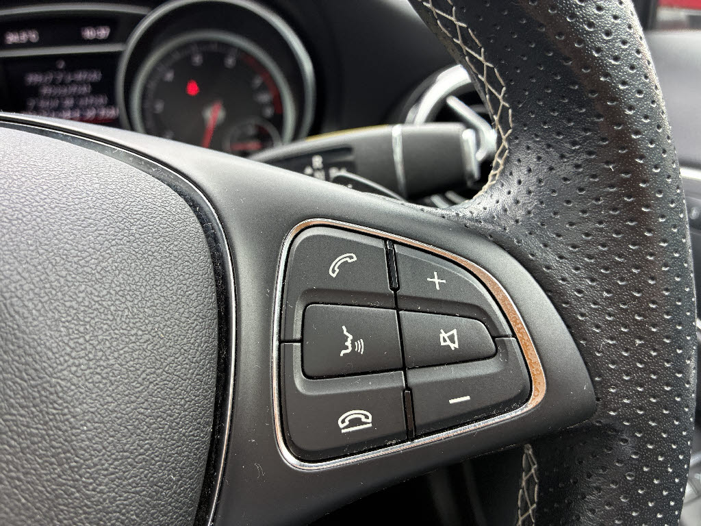 メルセデスベンツ ﾒﾙｾﾃﾞｽﾍﾞﾝﾂ GLAｸﾗｽ ＧＬＡ２２０　４マチック