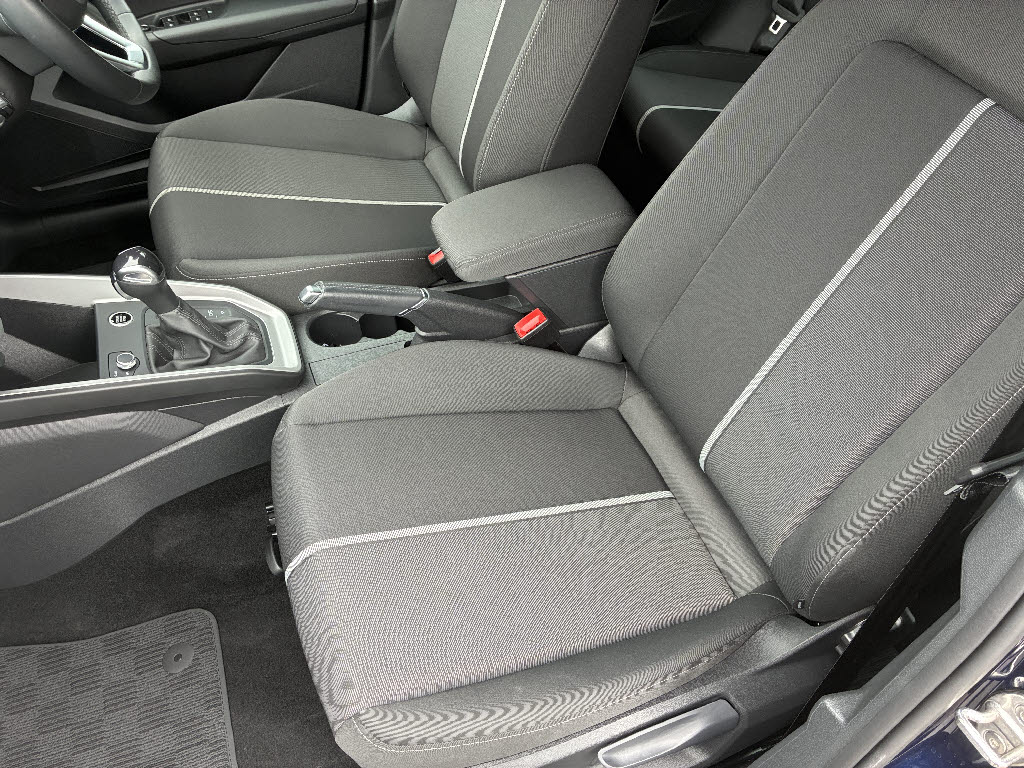 アウディ ｱｳﾃﾞｨ A1 ｽﾎﾟｰﾂﾊﾞｯｸ ２５　ＴＦＳＩ　アドバンスド