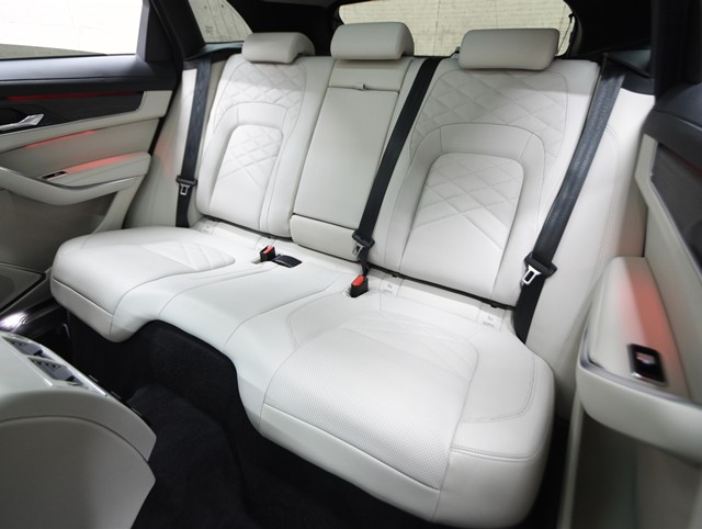 その他輸入車 ジャガー Ｆペイス Ｒ－ダイナミック　ＨＳＥ　Ｐ２５０　ＡＷ