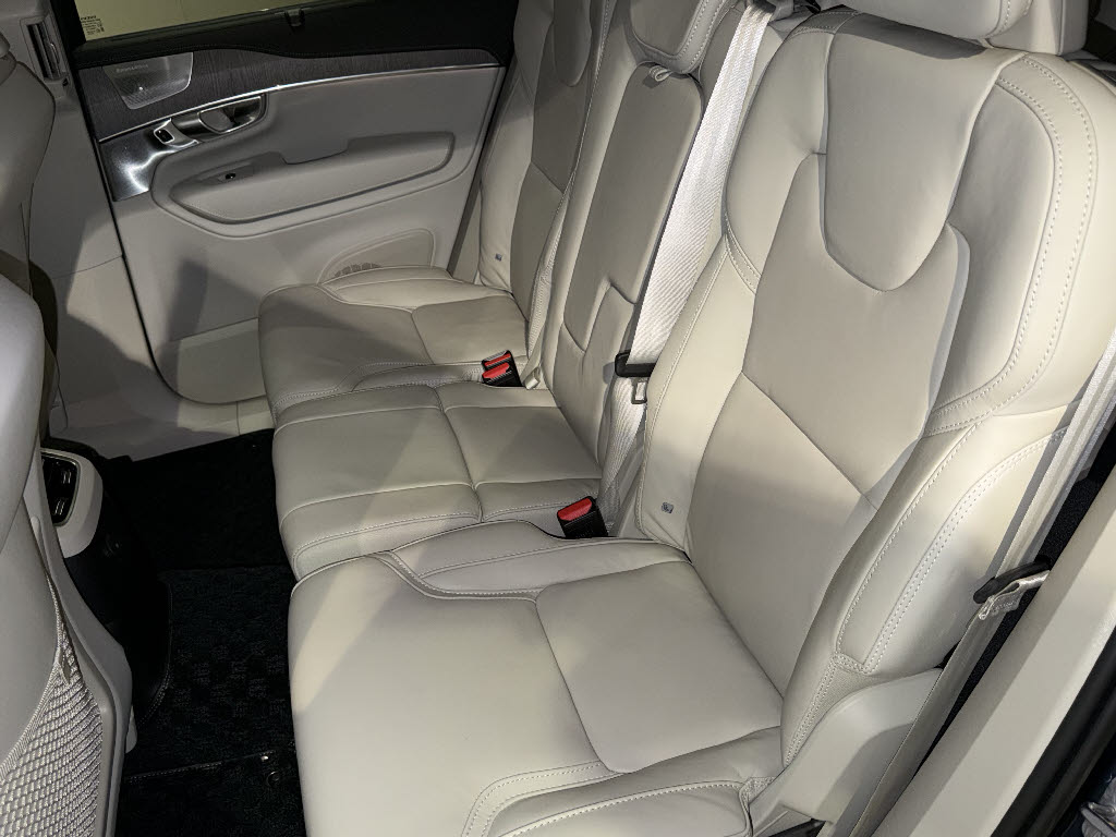 ボルボ ボルボ ＸＣ９０ ﾘﾁｬｰｼﾞｱﾙﾃｨﾒｯﾄT8AWDPHEVｴｱｻｽﾍﾟﾝｼｮﾝ