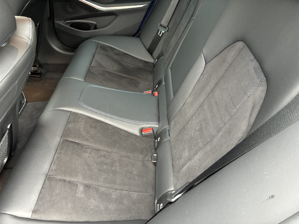 ＢＭＷ ＢＭＷ ３シリーズ ３１８ｉ　Ｍスポーツ