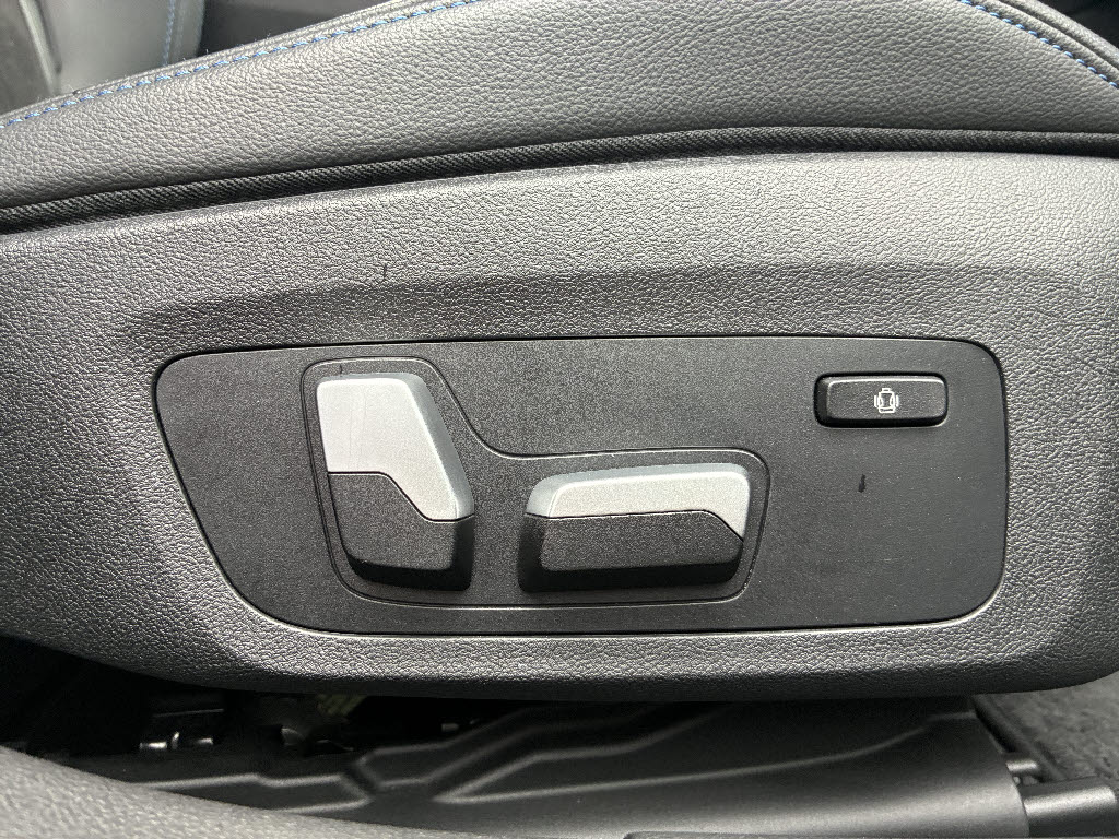 ＢＭＷ ＢＭＷ ３シリーズ ３１８ｉ　Ｍスポーツ