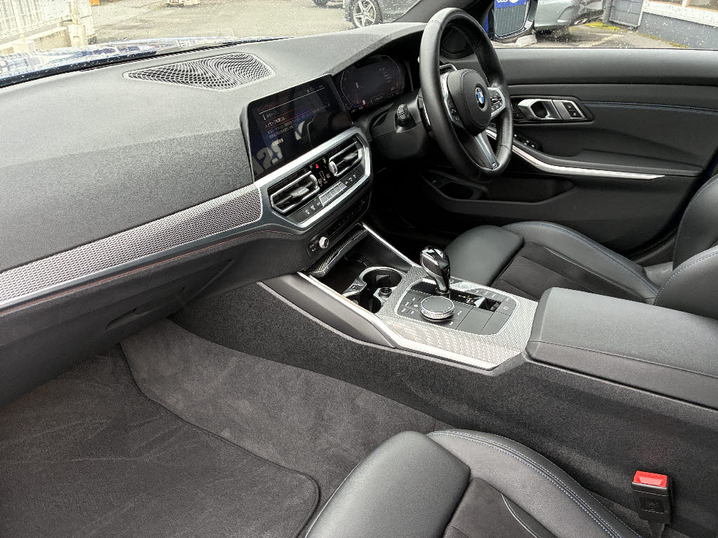 ＢＭＷ ＢＭＷ ３シリーズ ３１８ｉ　Ｍスポーツ