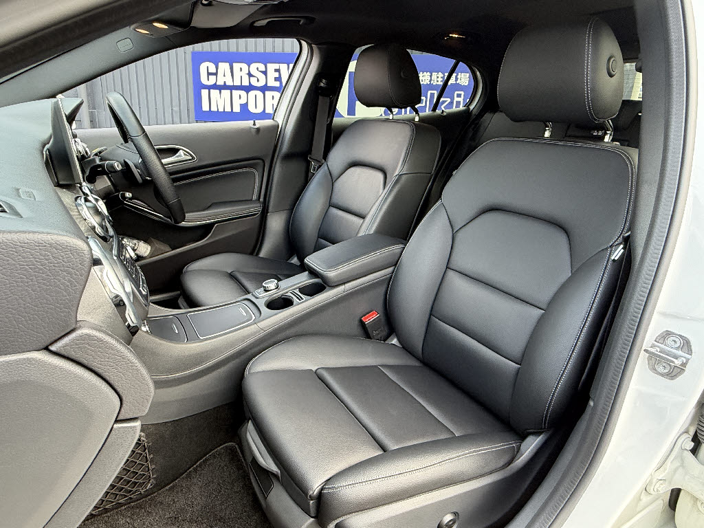 メルセデスベンツ ﾒﾙｾﾃﾞｽﾍﾞﾝﾂ GLAｸﾗｽ ＧＬＡ２２０　４マチック