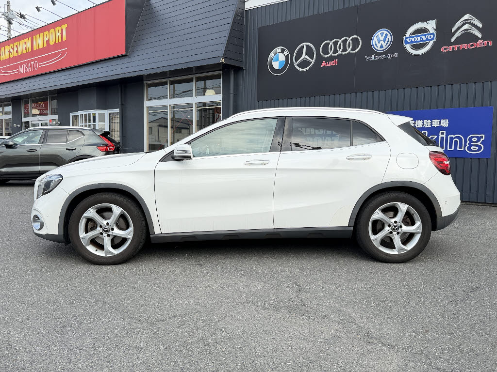 メルセデスベンツ ﾒﾙｾﾃﾞｽﾍﾞﾝﾂ GLAｸﾗｽ ＧＬＡ２２０　４マチック