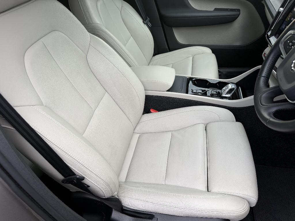 ボルボ ボルボ ＸＣ４０ T4AWDインスクリプション